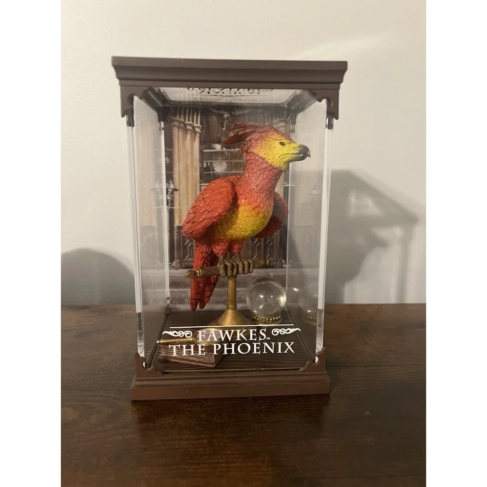 HARRY POTTER MAGICAL CREATURES ''‎ FAWKES THE PHOENIX '' IN CASE DISPLAY ONLY